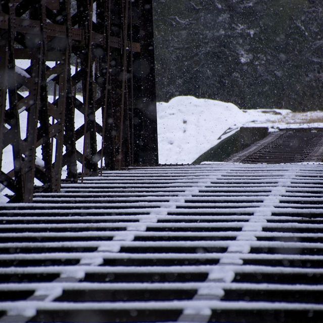 雪舞う廃線「北恵那鉄橋」