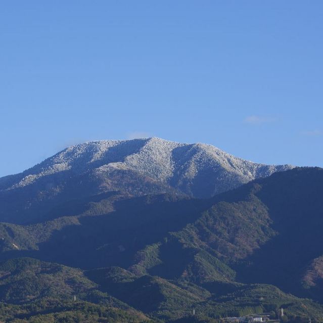 美しい‼︎ 恵那山に雪帽子