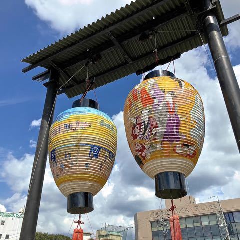 中津川の夏祭り「おいでん祭」シンボル、中津川大提灯。