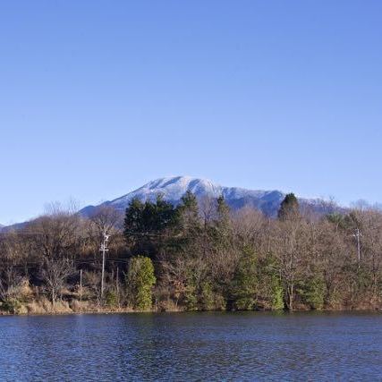 神谷池からの雪の恵那山