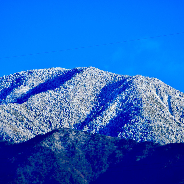 溜め息が出るほど美しい白銀の秀峰、孤高の恵那山。