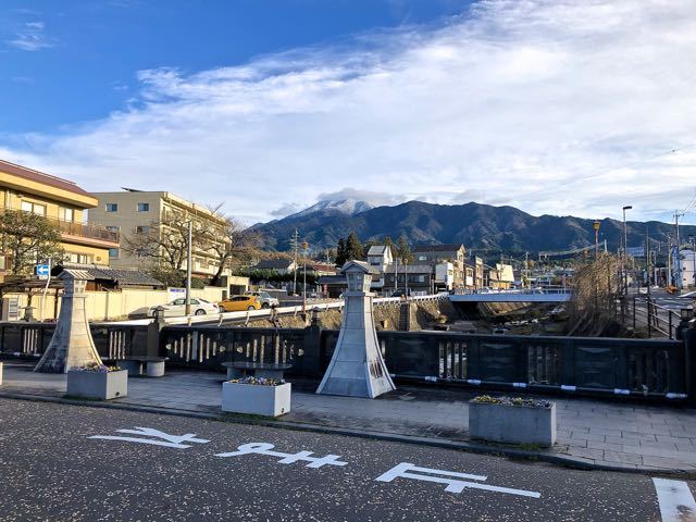今季節初冠雪の恵那山お目見え。