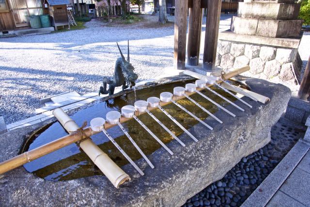 東濃一社中津川西宮神社の手水。