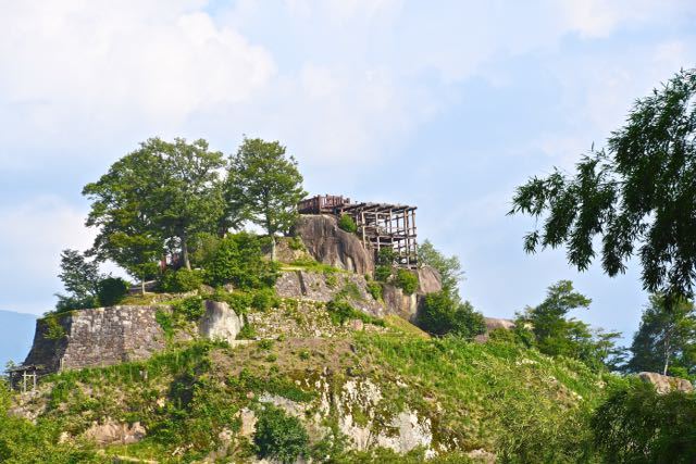 さあ‼︎ 緑の苗木城跡、絶景山城日本一。