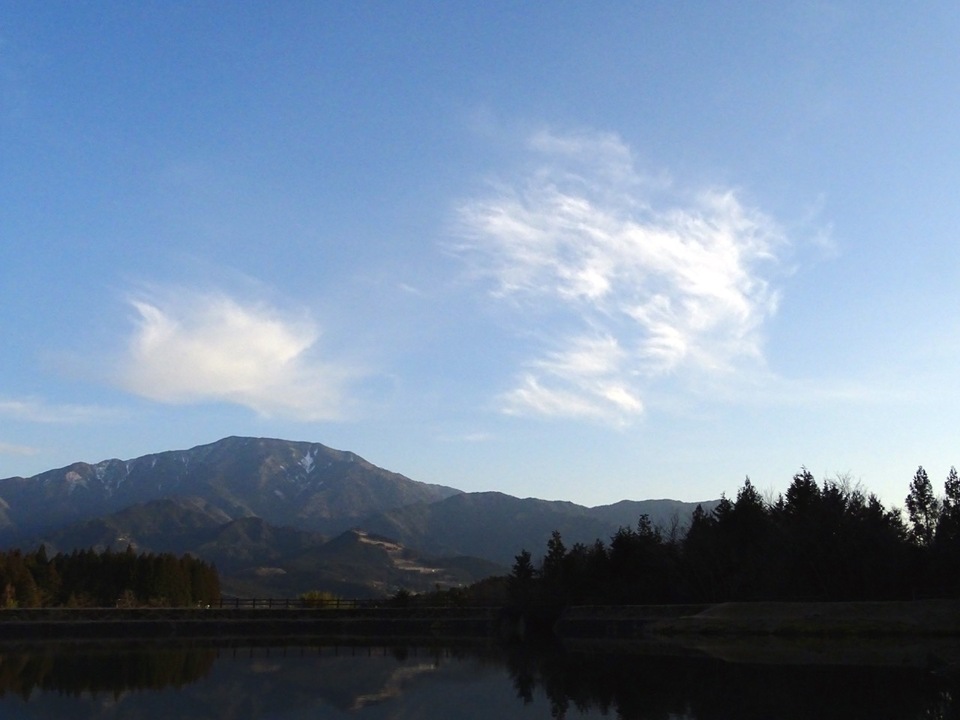 恵那山上空に変な雲