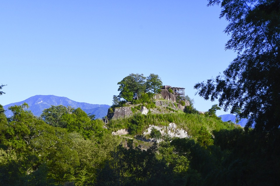 久しぶりに苗木城の横に恵那山がクッキリと映りました。