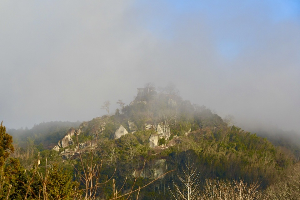 絶景山城日本一の苗木城は別名霞ヶ城、
