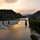 夕暮れの城山大橋(蘇水峡)