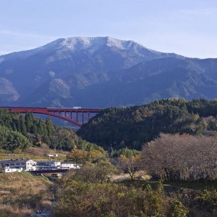 恵那山に雪が積もった。