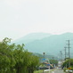 恵那山は薄曇りでぼやけています。
