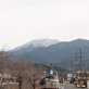 曇り空と雪化粧の恵那山