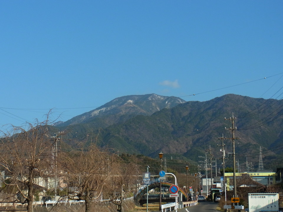 きれいな青空と恵那山