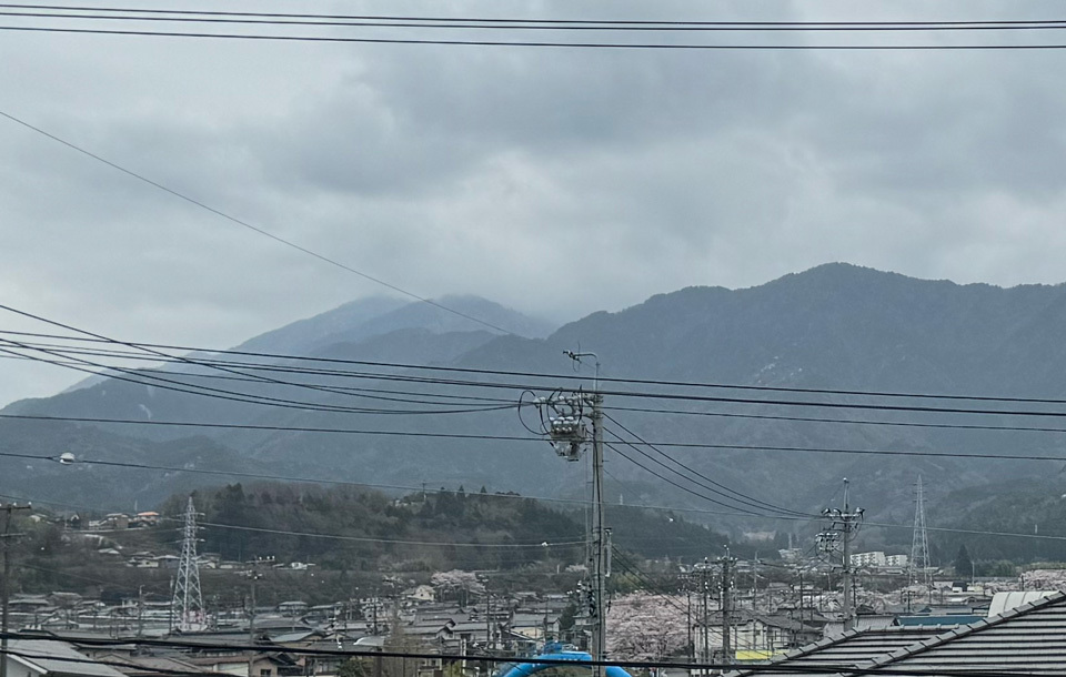 雨直前の恵那山
