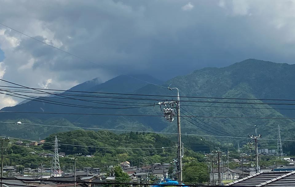 恵那山には黒い雲