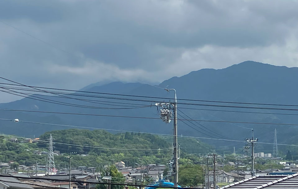 恵那山方面は曇っています