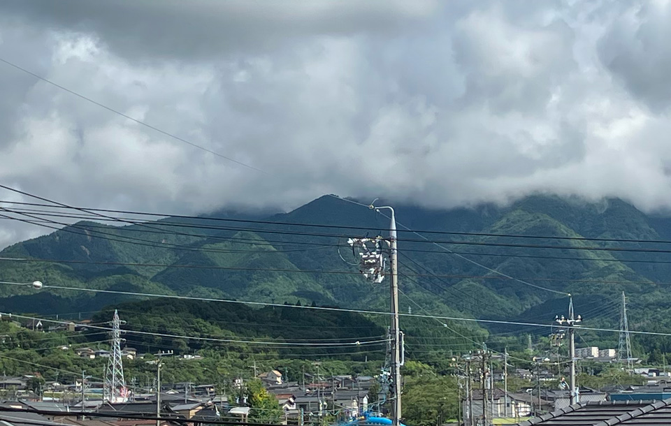 雨降り後の恵那山