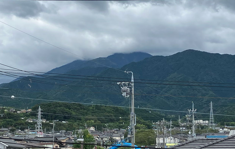 今日も曇り空