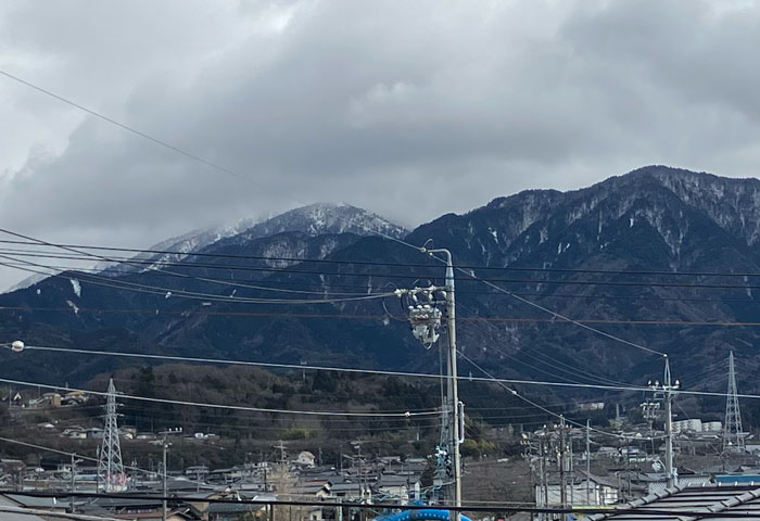 恵那山は雪？ border=