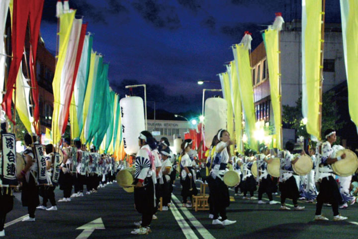 8月9日のてくてく岐阜歩き 中津川は...おいでん祭！ border=